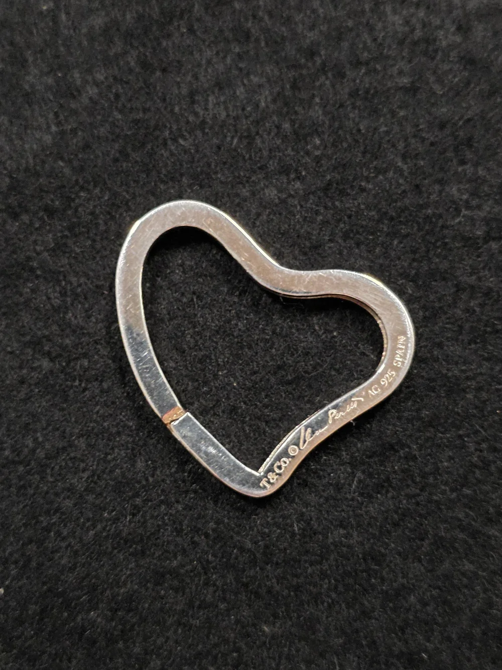 Authentic Tiffany & Co. Elsa Peretti Sterling Silver Open Heart Keyring/ Pendant - Picture 3 of 6